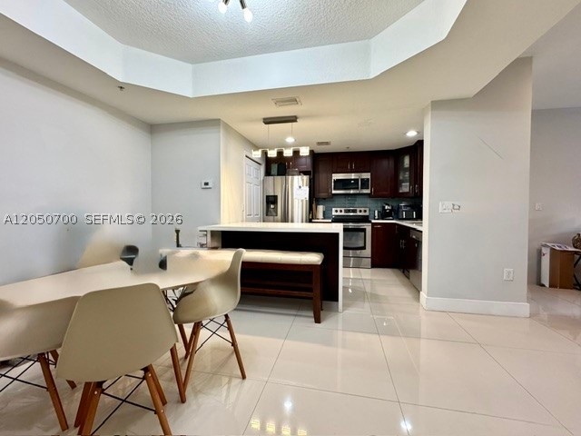 THE COURTS AT DORAL ISLES - Residential Lease