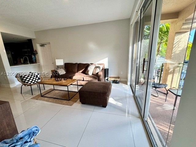 THE COURTS AT DORAL ISLES - Residential Lease