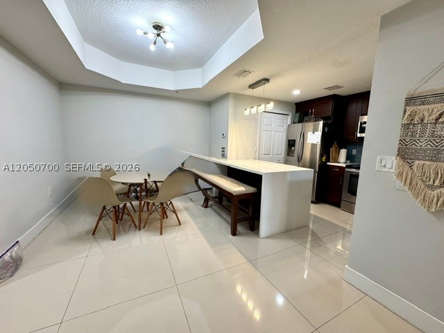 THE COURTS AT DORAL ISLES - Residential Lease