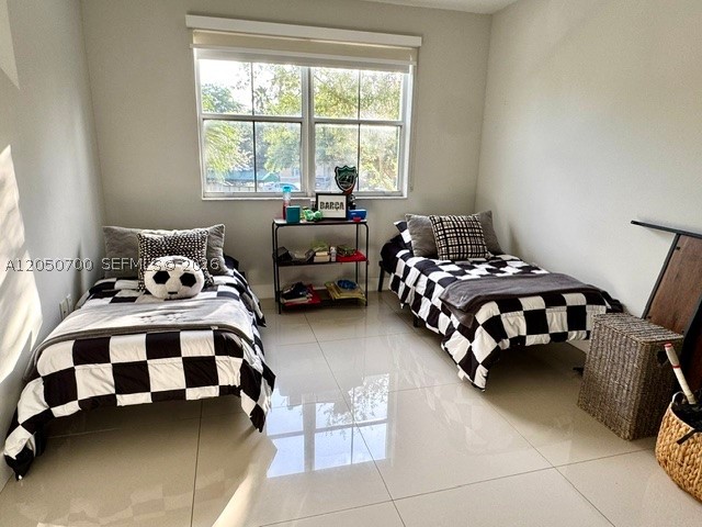 THE COURTS AT DORAL ISLES - Residential Lease