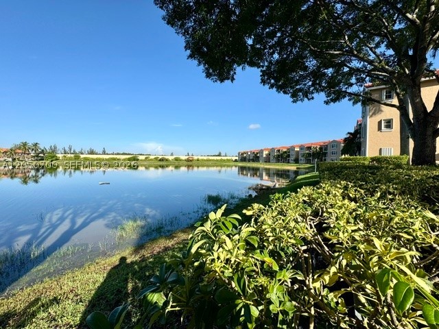THE COURTS AT DORAL ISLES - Residential Lease