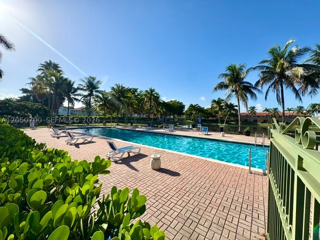 THE COURTS AT DORAL ISLES - Residential Lease