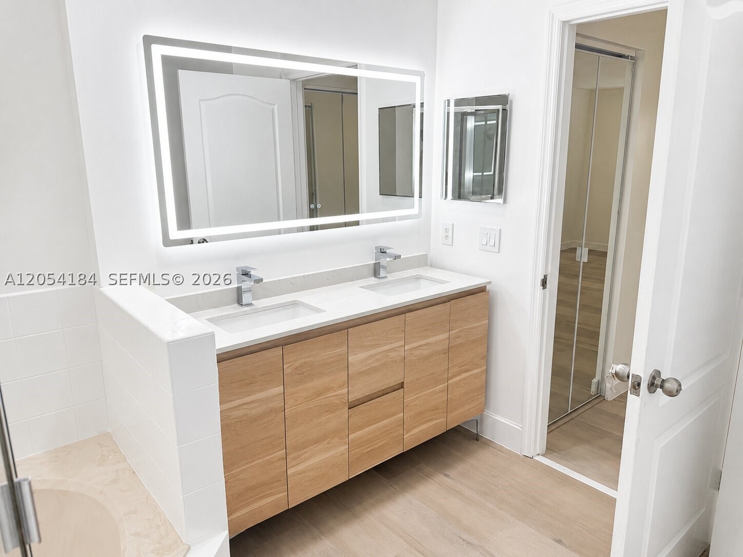 DORAL LANDINGS TOWNHOMES - Residential