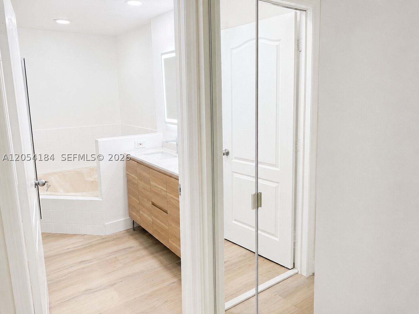 DORAL LANDINGS TOWNHOMES - Residential