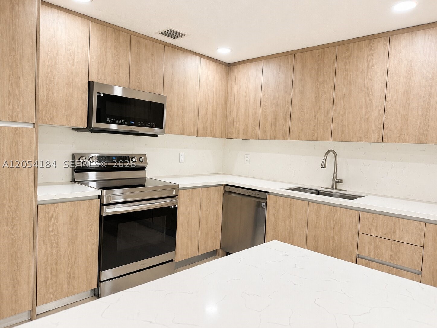 DORAL LANDINGS TOWNHOMES - Residential