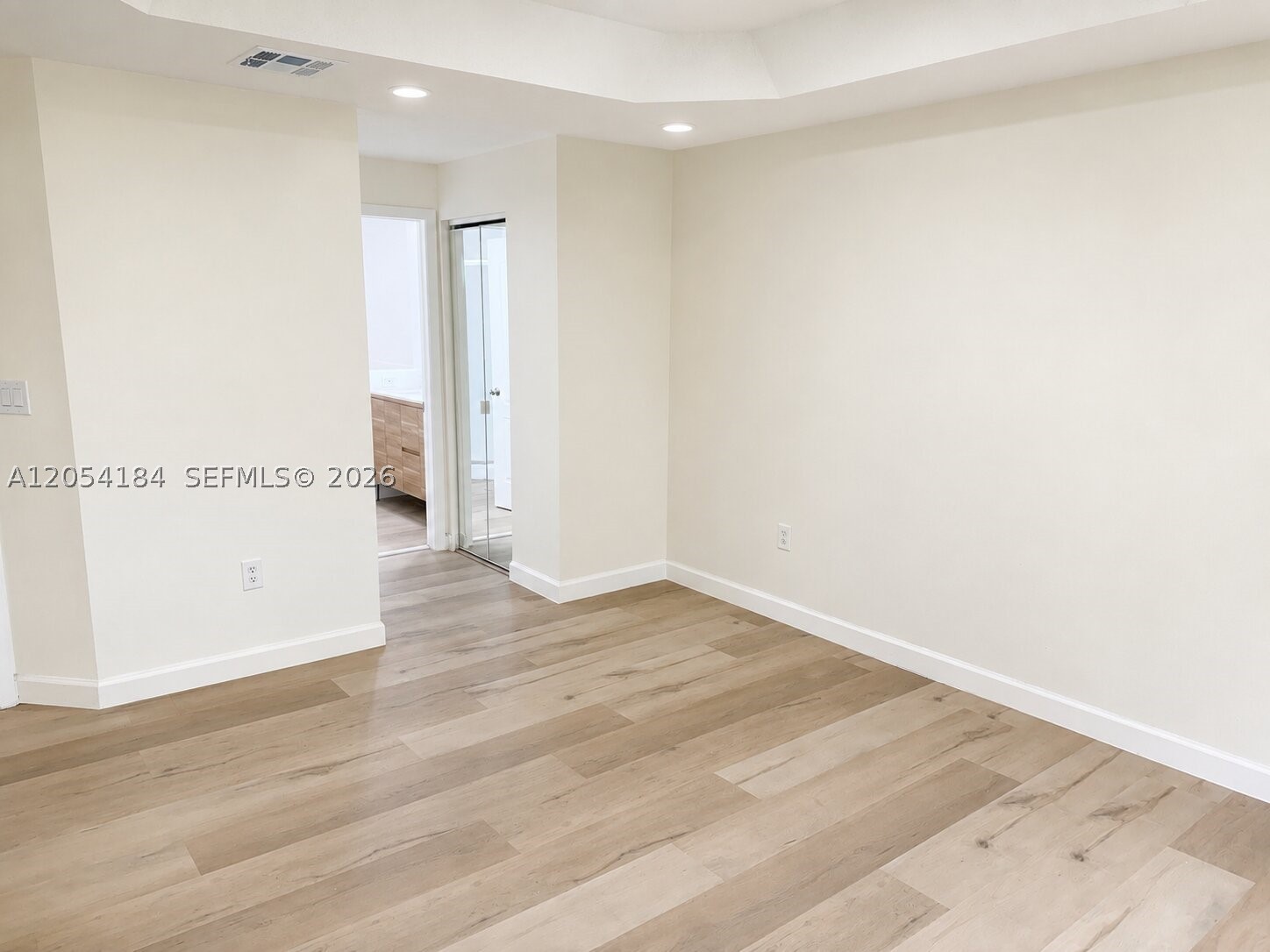 DORAL LANDINGS TOWNHOMES - Residential