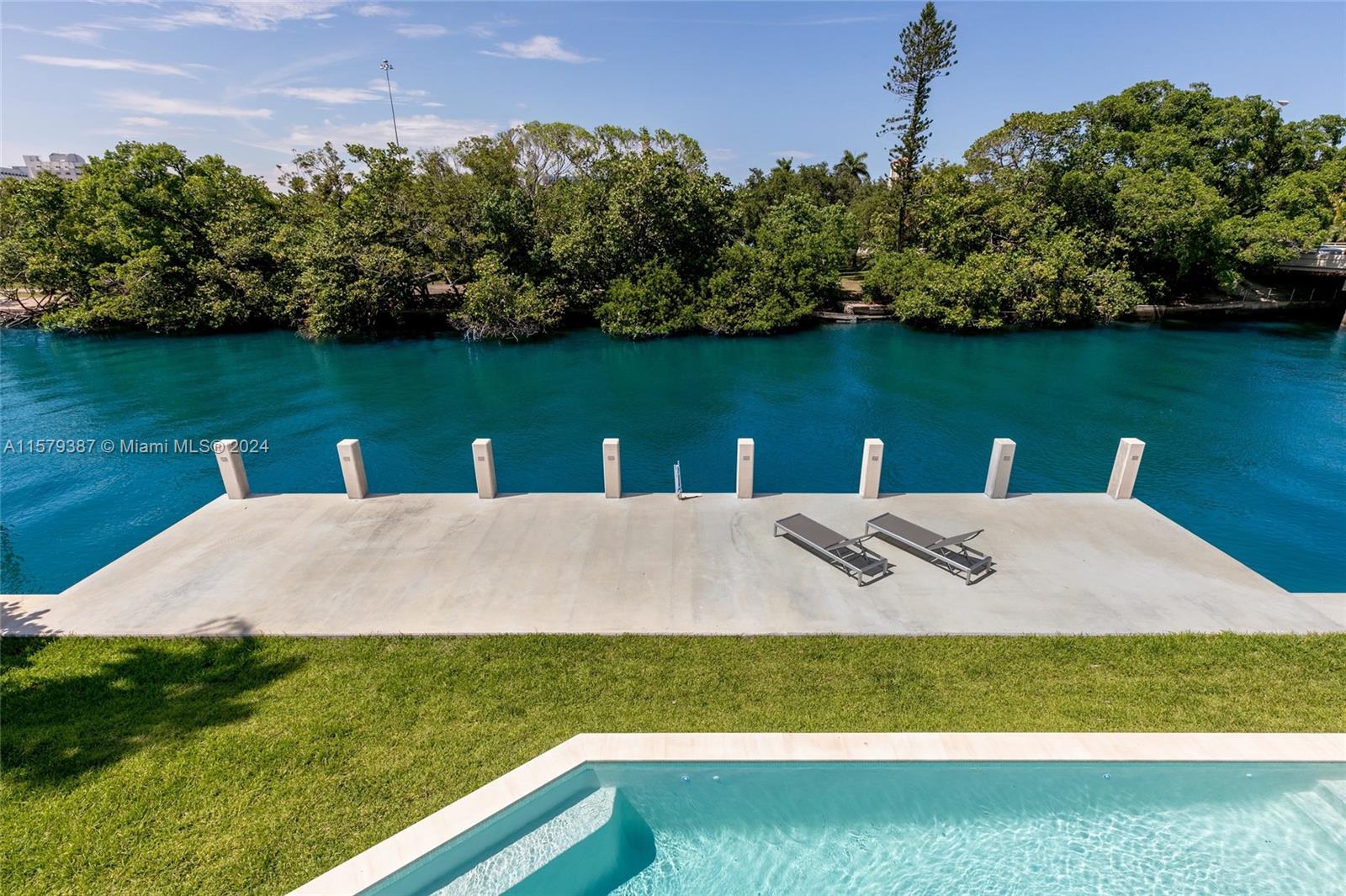 AMD PLAT OF SUNSET LAKE S - Residential