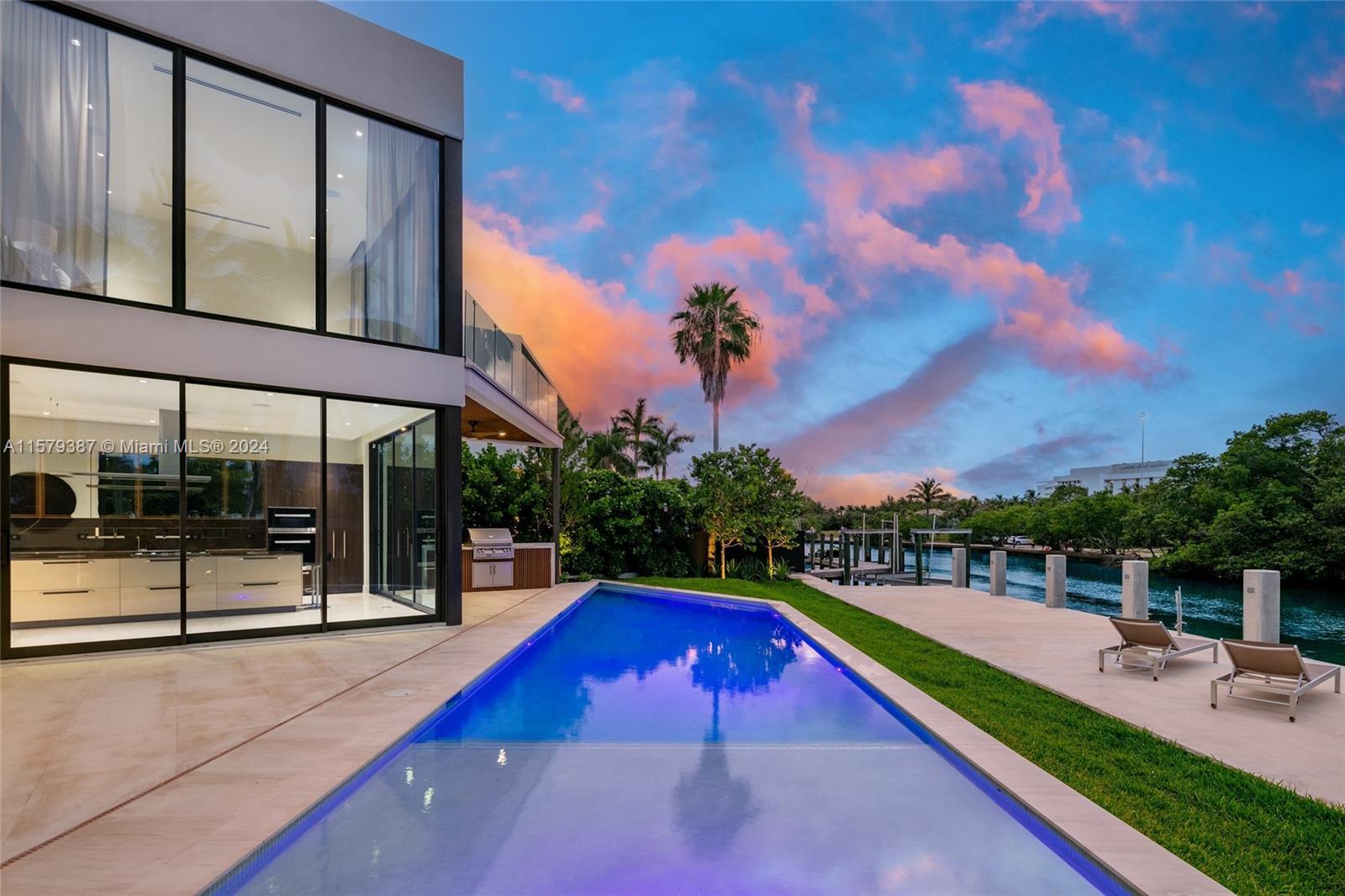 AMD PLAT OF SUNSET LAKE S - Residential