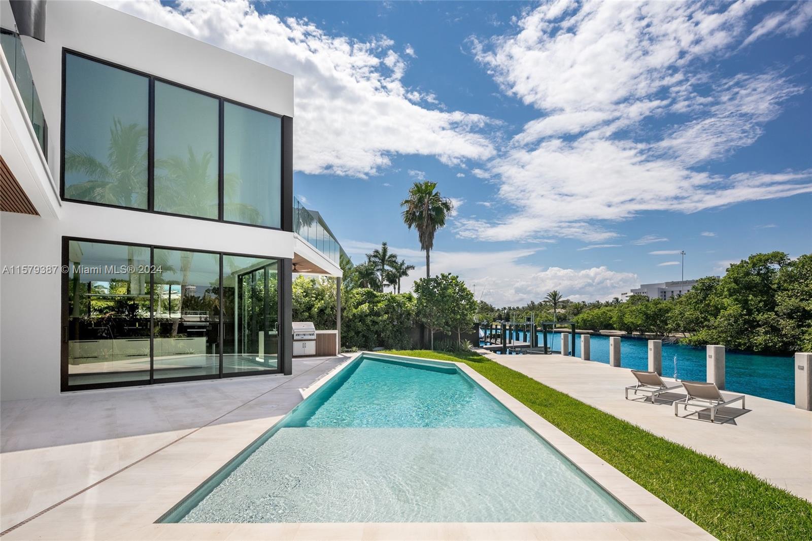 AMD PLAT OF SUNSET LAKE S - Residential