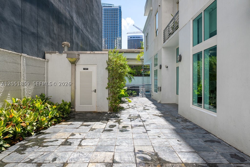 THE LOFT DOWNTOWN CONDO - Residential