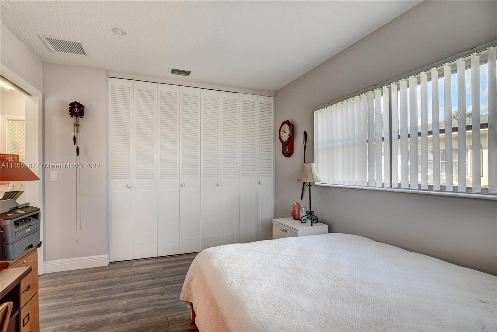 CRESTHAVEN VILLAS CONDO 3 - Residential