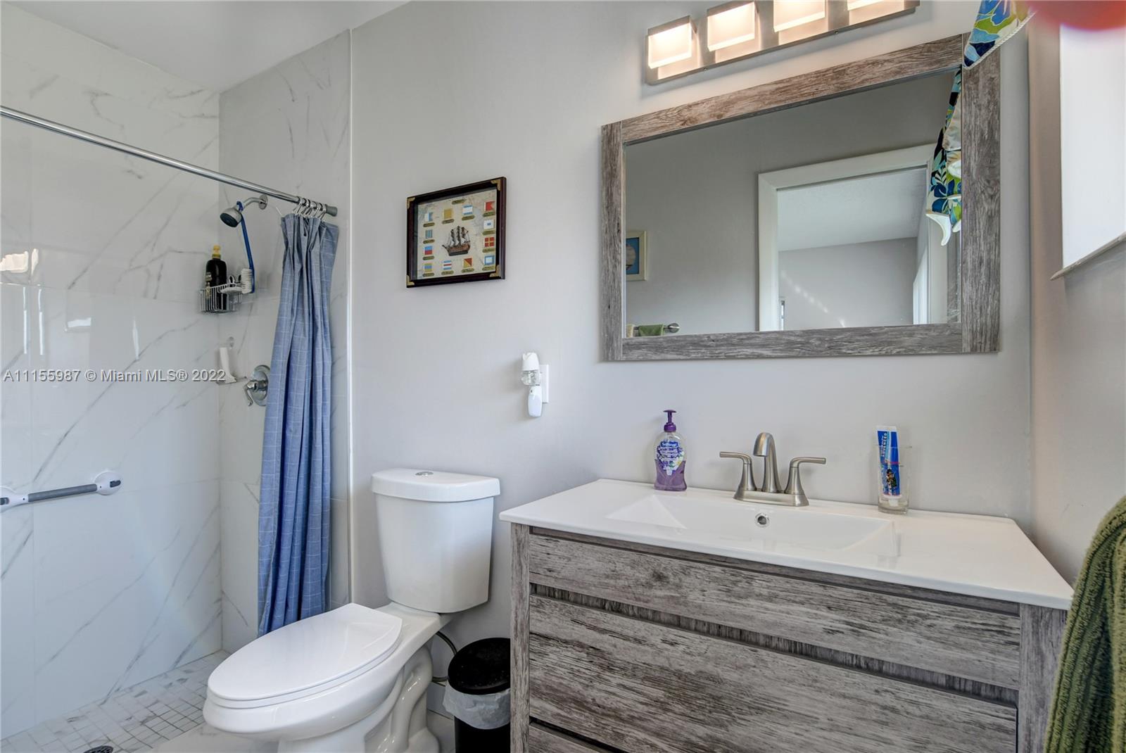 CRESTHAVEN VILLAS CONDO 3 - Residential