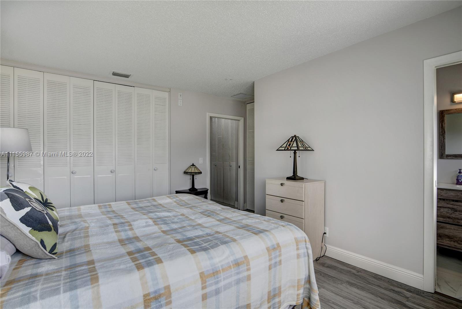 CRESTHAVEN VILLAS CONDO 3 - Residential