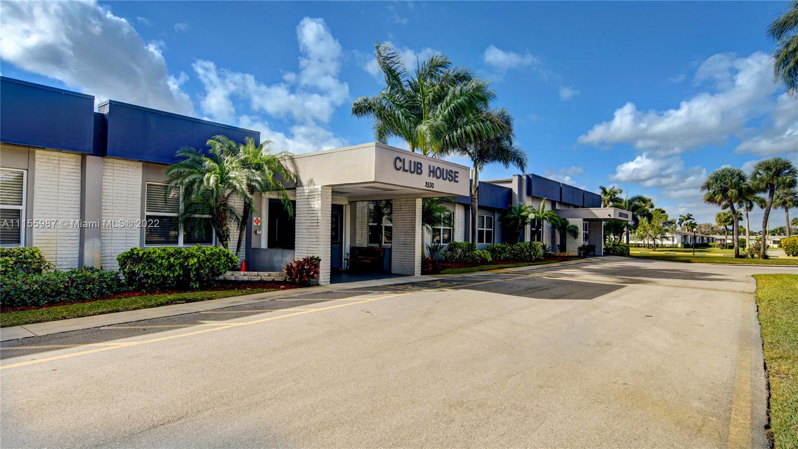 CRESTHAVEN VILLAS CONDO 3 - Residential