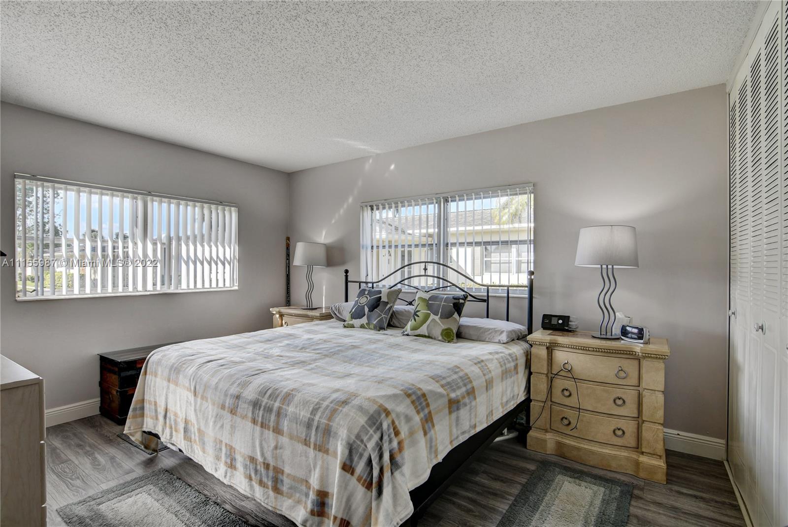 CRESTHAVEN VILLAS CONDO 3 - Residential