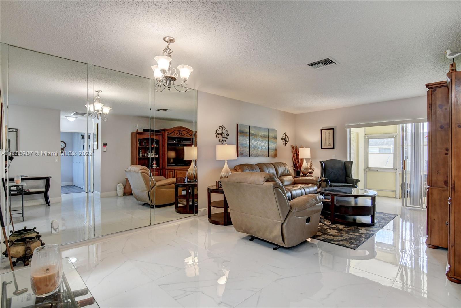 CRESTHAVEN VILLAS CONDO 3 - Residential