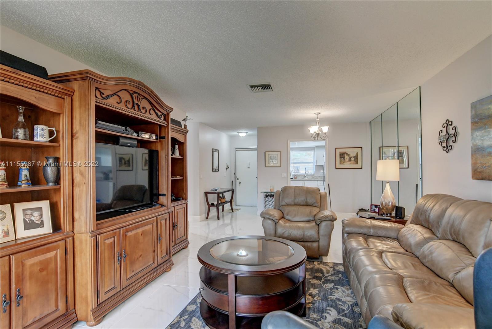 CRESTHAVEN VILLAS CONDO 3 - Residential