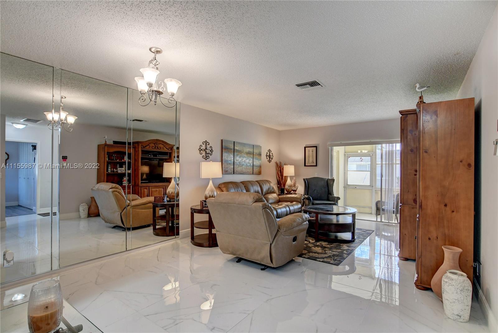 CRESTHAVEN VILLAS CONDO 3 - Residential