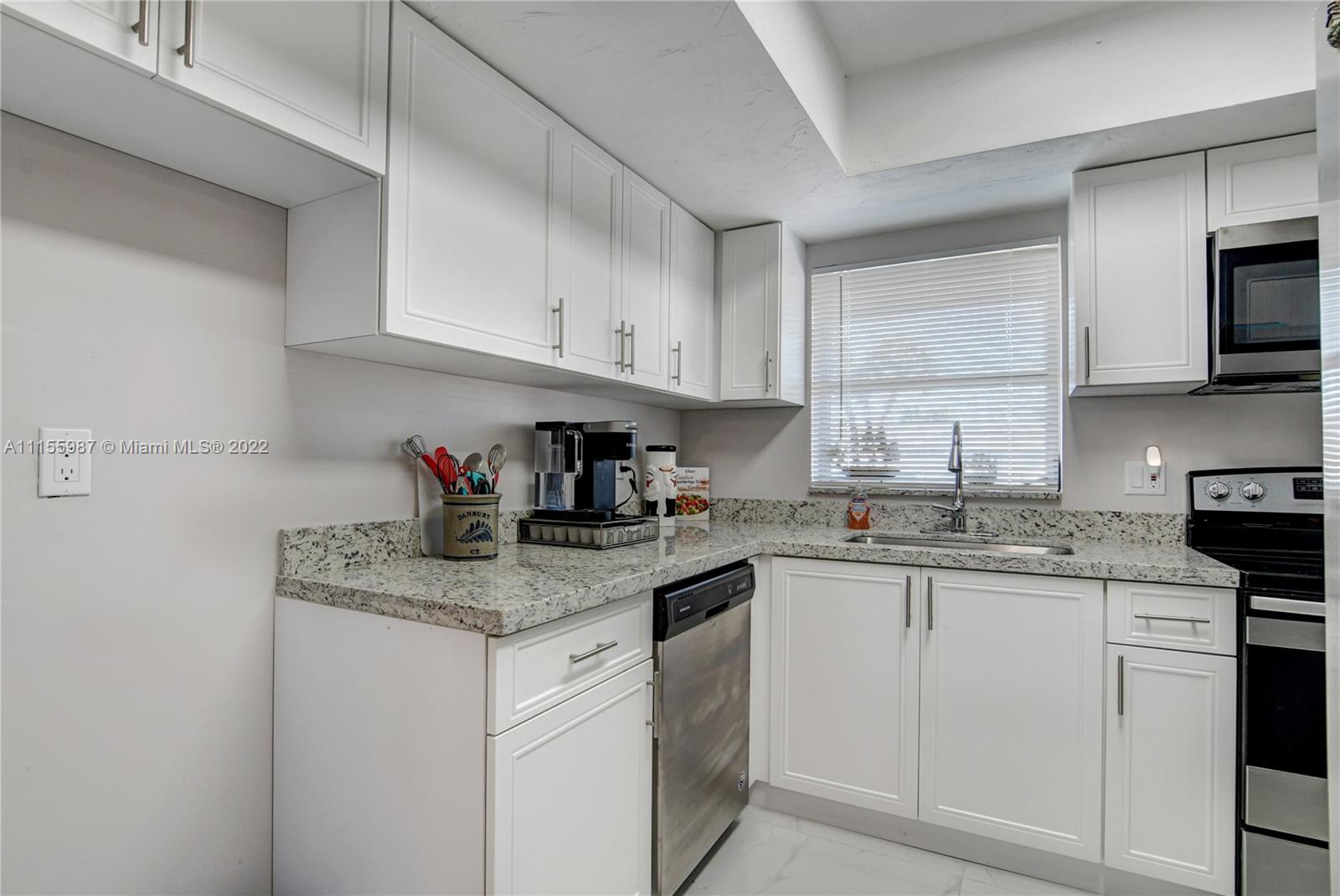 CRESTHAVEN VILLAS CONDO 3 - Residential