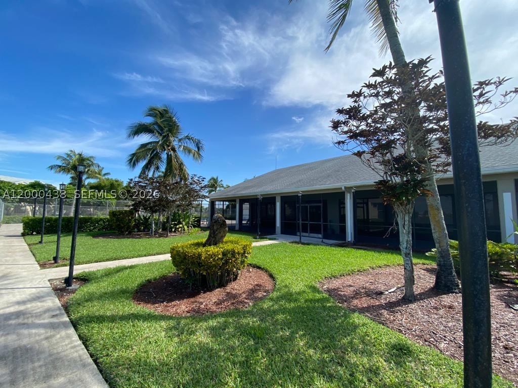 LAKESHORE CONDO 3 - Residential