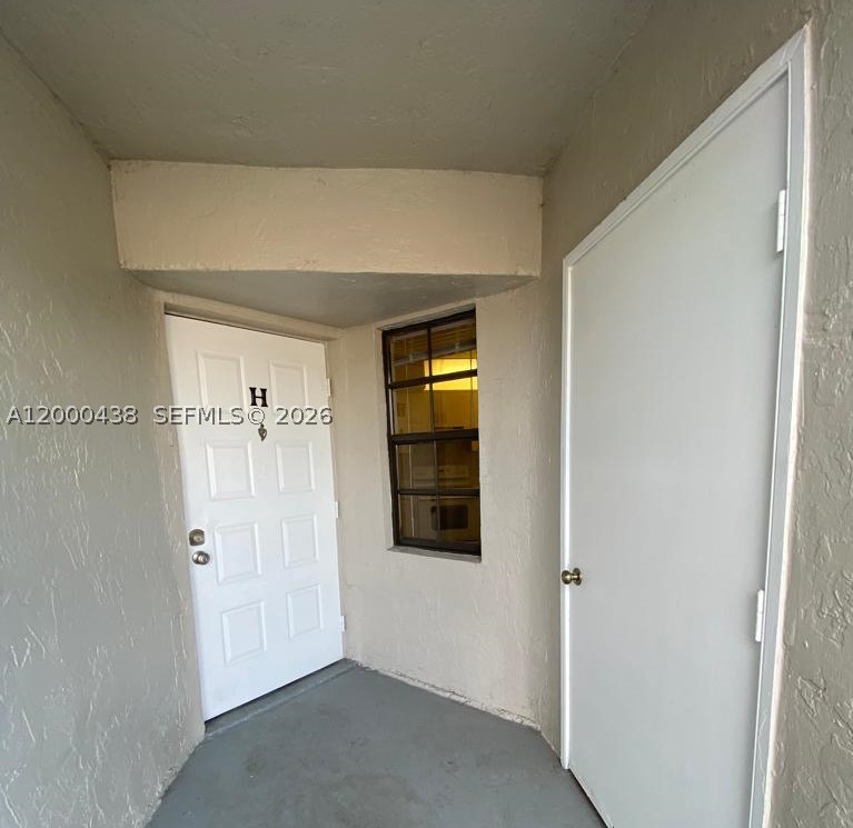LAKESHORE CONDO 3 - Residential