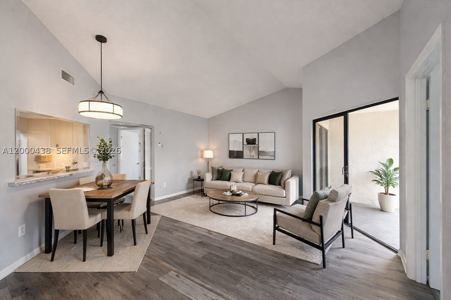 LAKESHORE CONDO 3 - Residential