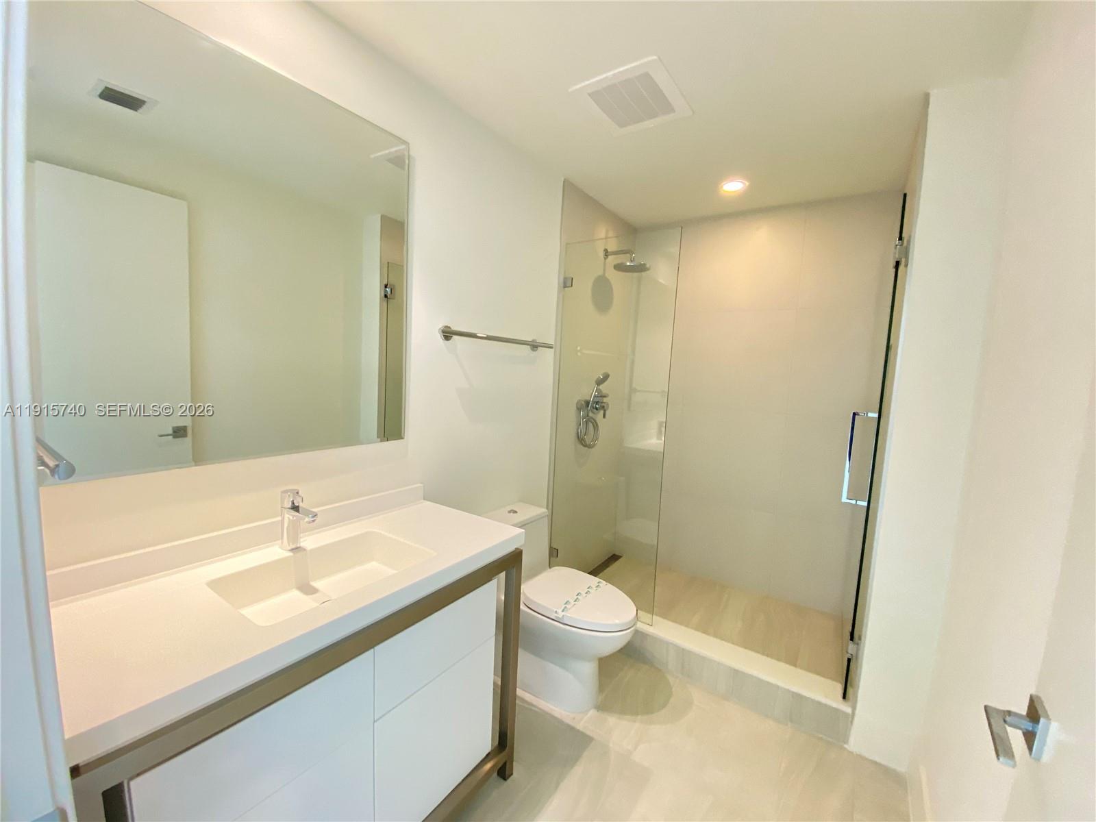 METROPICA NORTH TOWER ONE - Residential