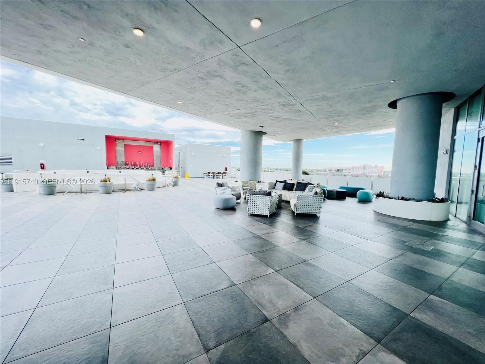 METROPICA NORTH TOWER ONE - Residential