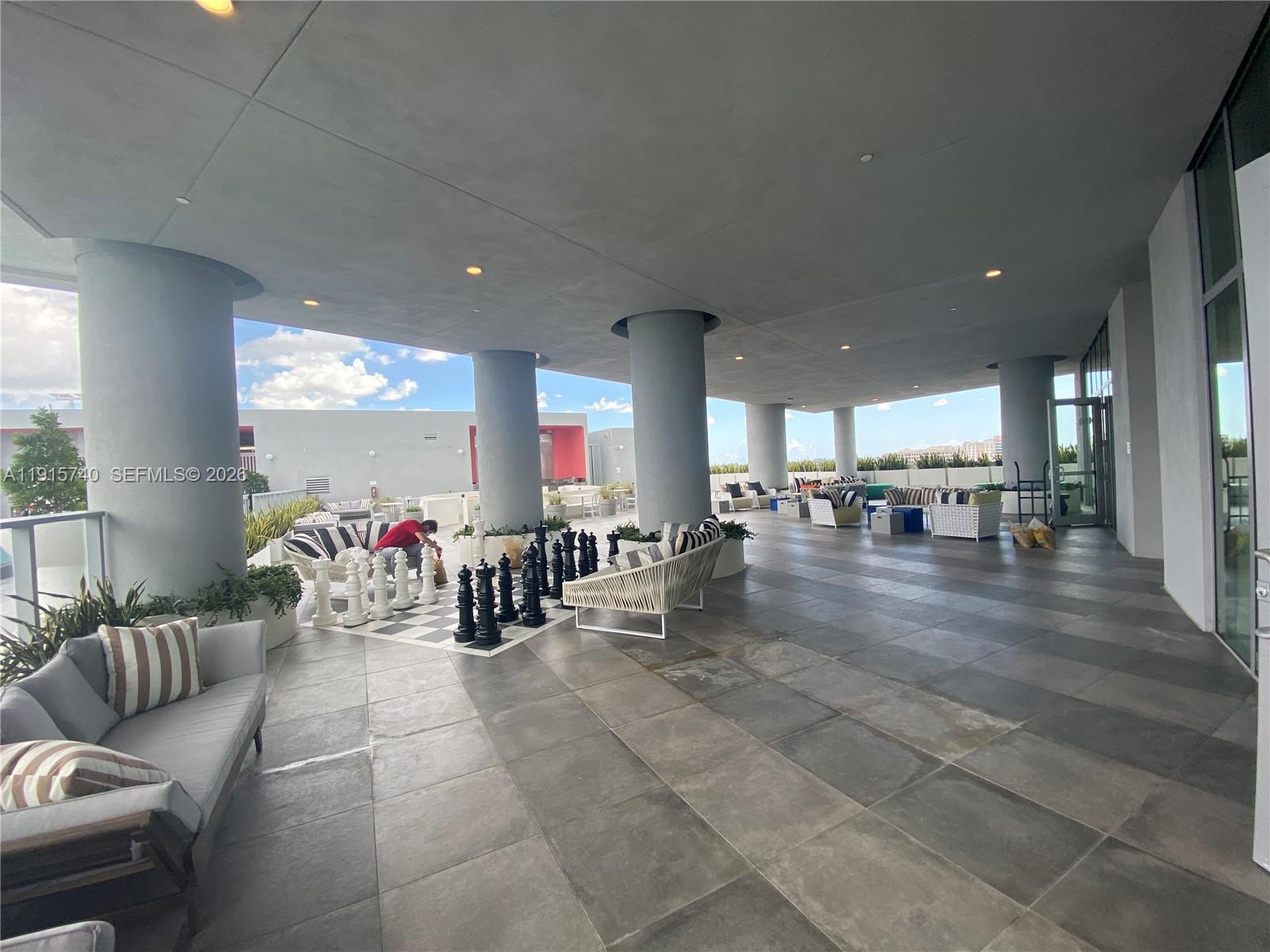 METROPICA NORTH TOWER ONE - Residential