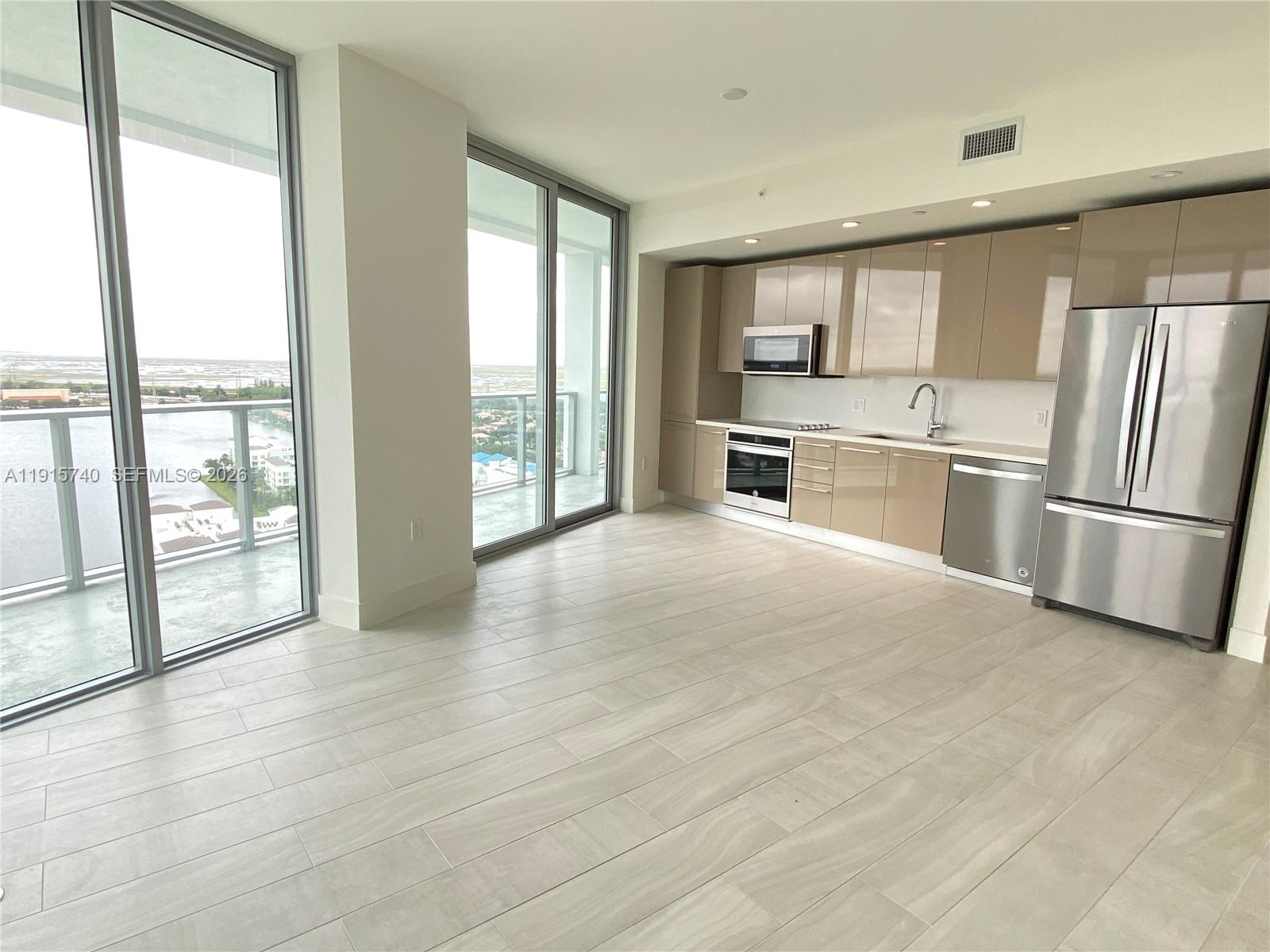 METROPICA NORTH TOWER ONE - Residential
