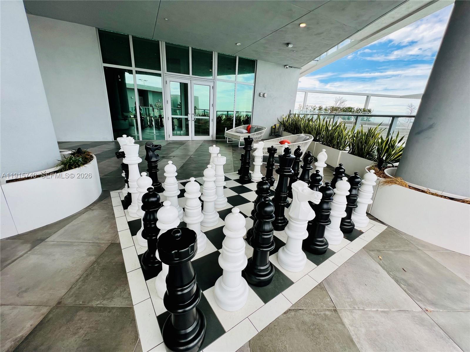 METROPICA NORTH TOWER ONE - Residential