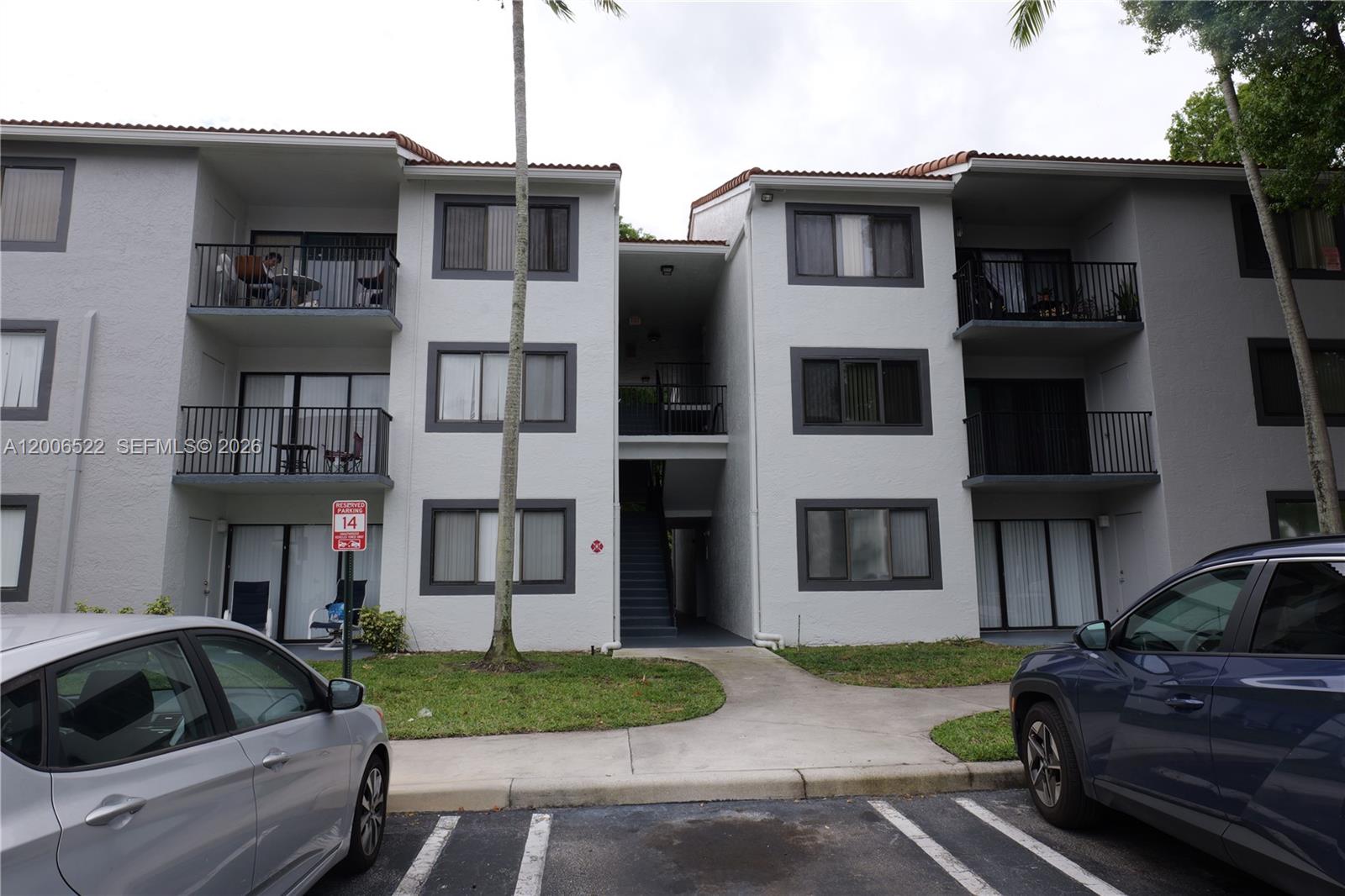 Freshly Updated Townhome @ VISCONTI  .