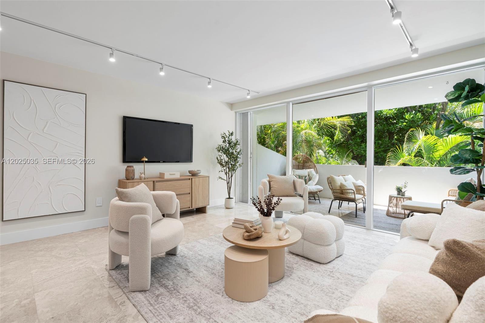 COMMODORE CLUB WEST CONDO - Residential