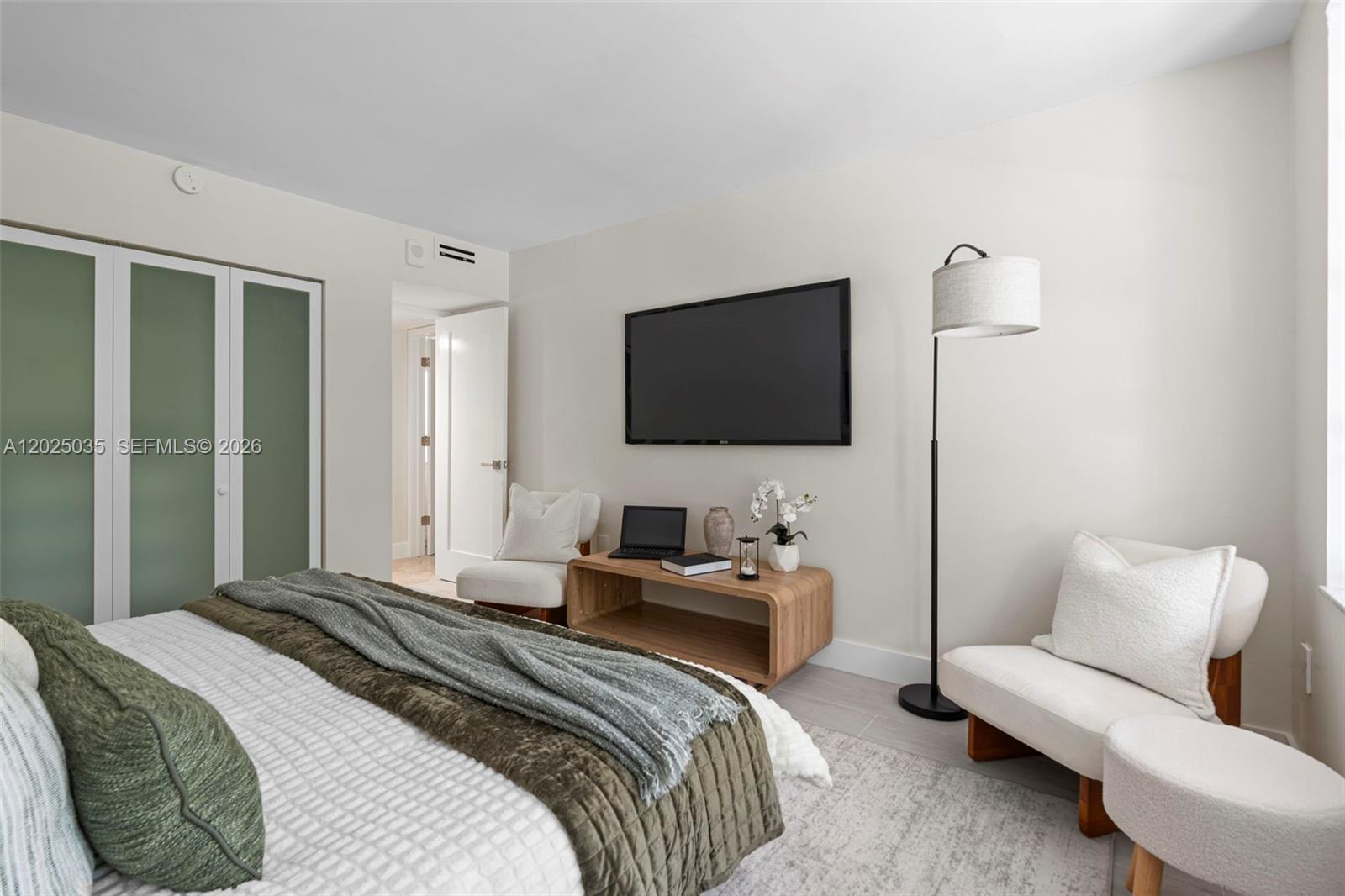 COMMODORE CLUB WEST CONDO - Residential