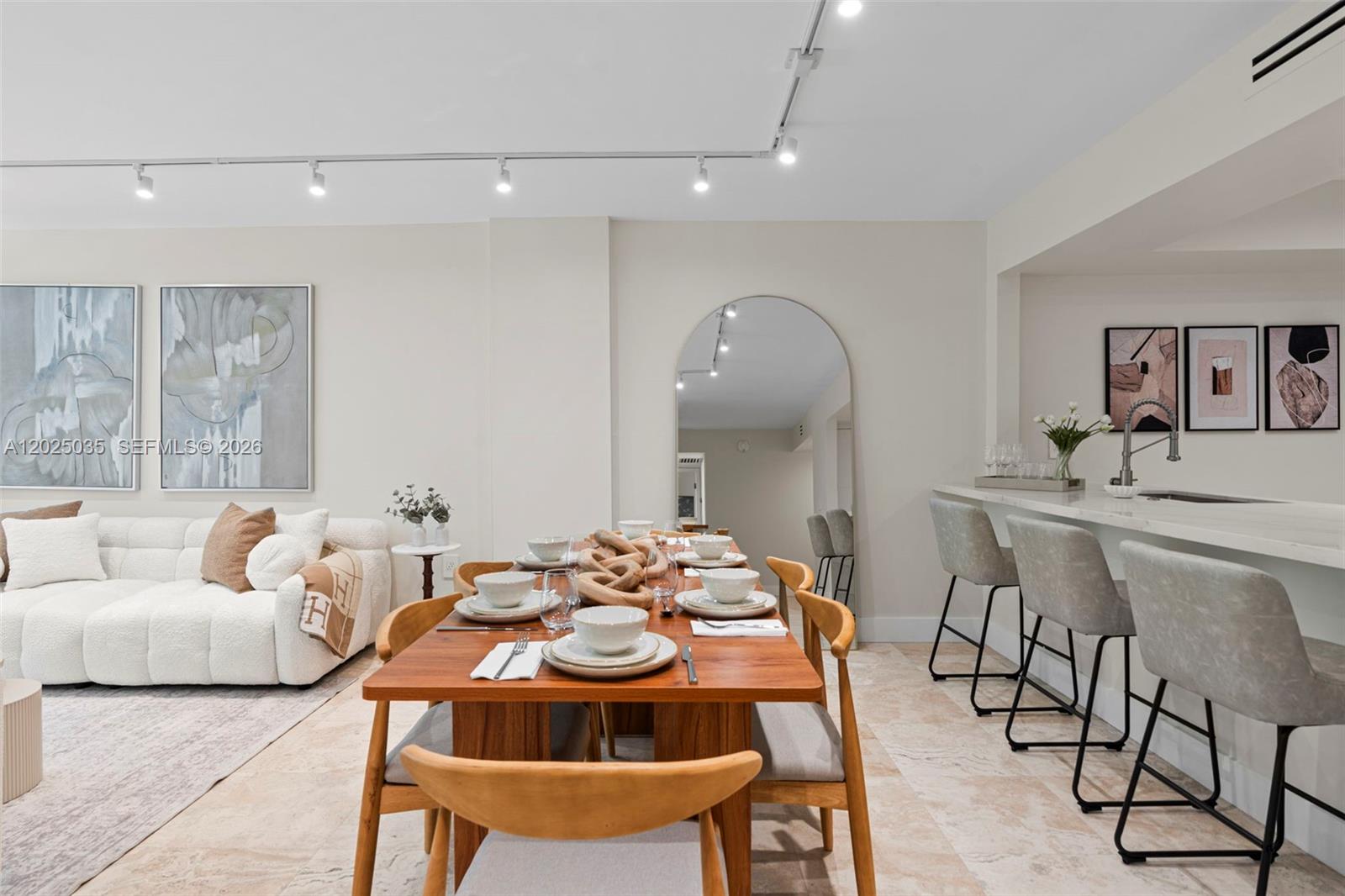 COMMODORE CLUB WEST CONDO - Residential