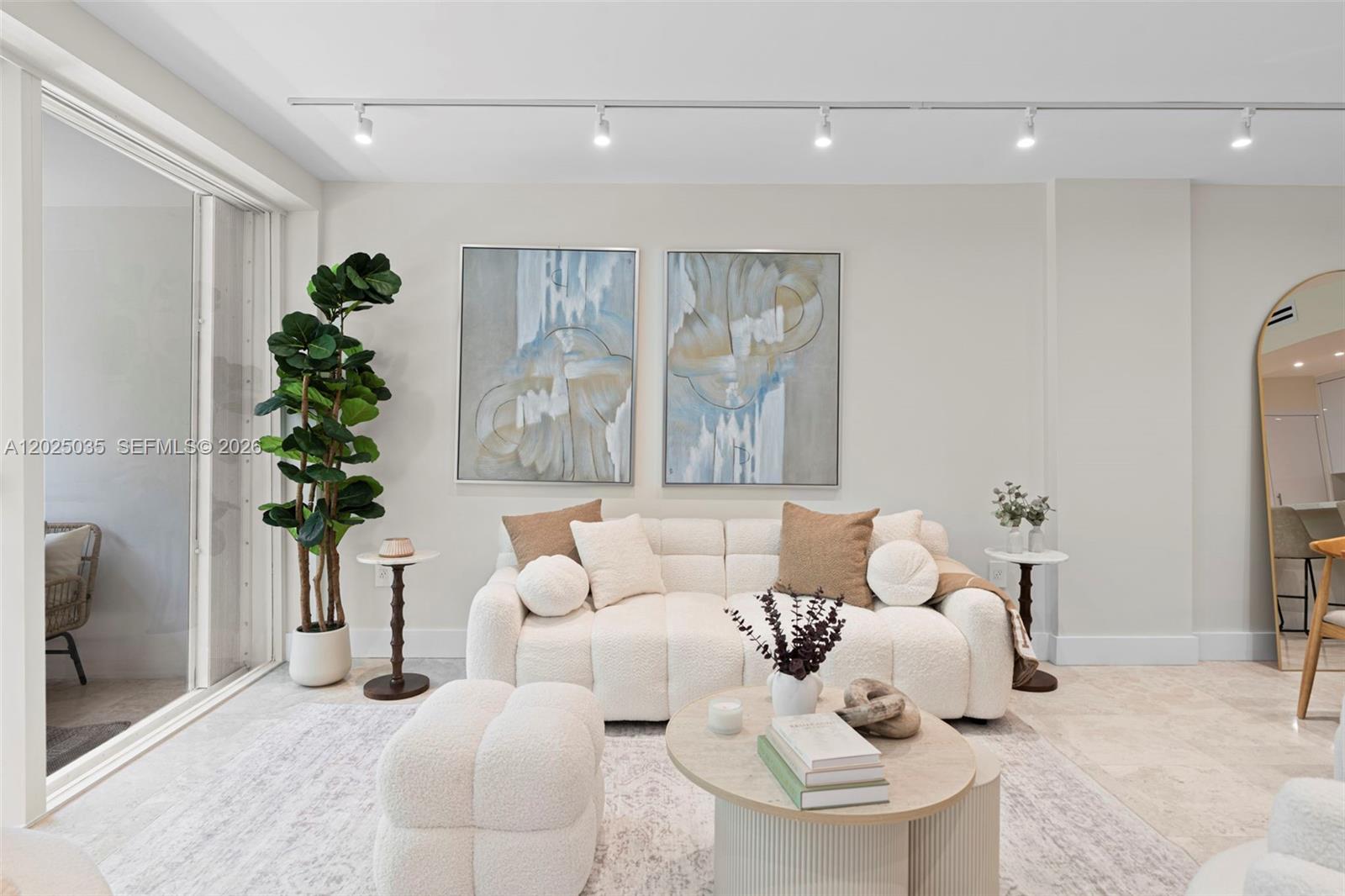 COMMODORE CLUB WEST CONDO - Residential