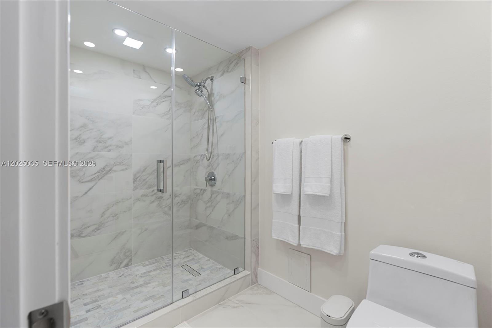 COMMODORE CLUB WEST CONDO - Residential