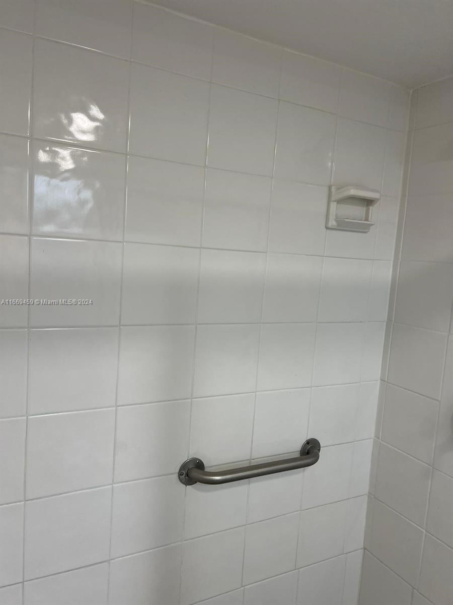 COURTYARDS OF BROWARD CON - Residential Lease