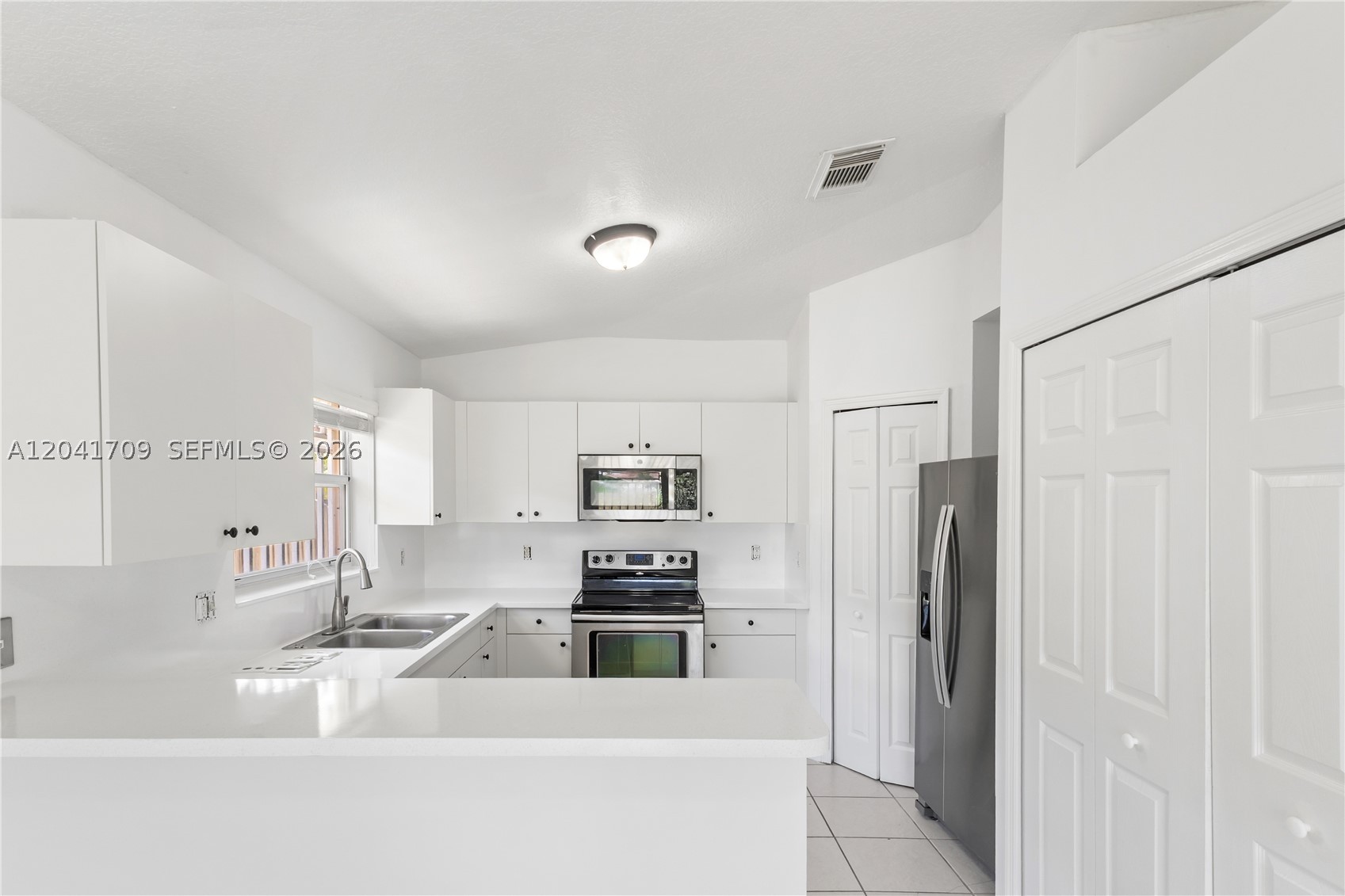 ABEL HOMES AT CAMBRIDGE ES - Residential Lease