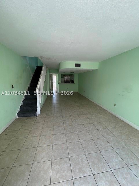 MANGO HILL CONDO NO 6 - Residential