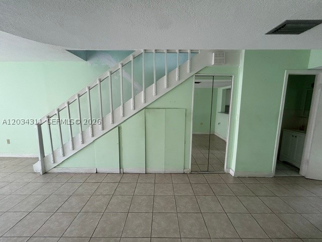 MANGO HILL CONDO NO 6 - Residential