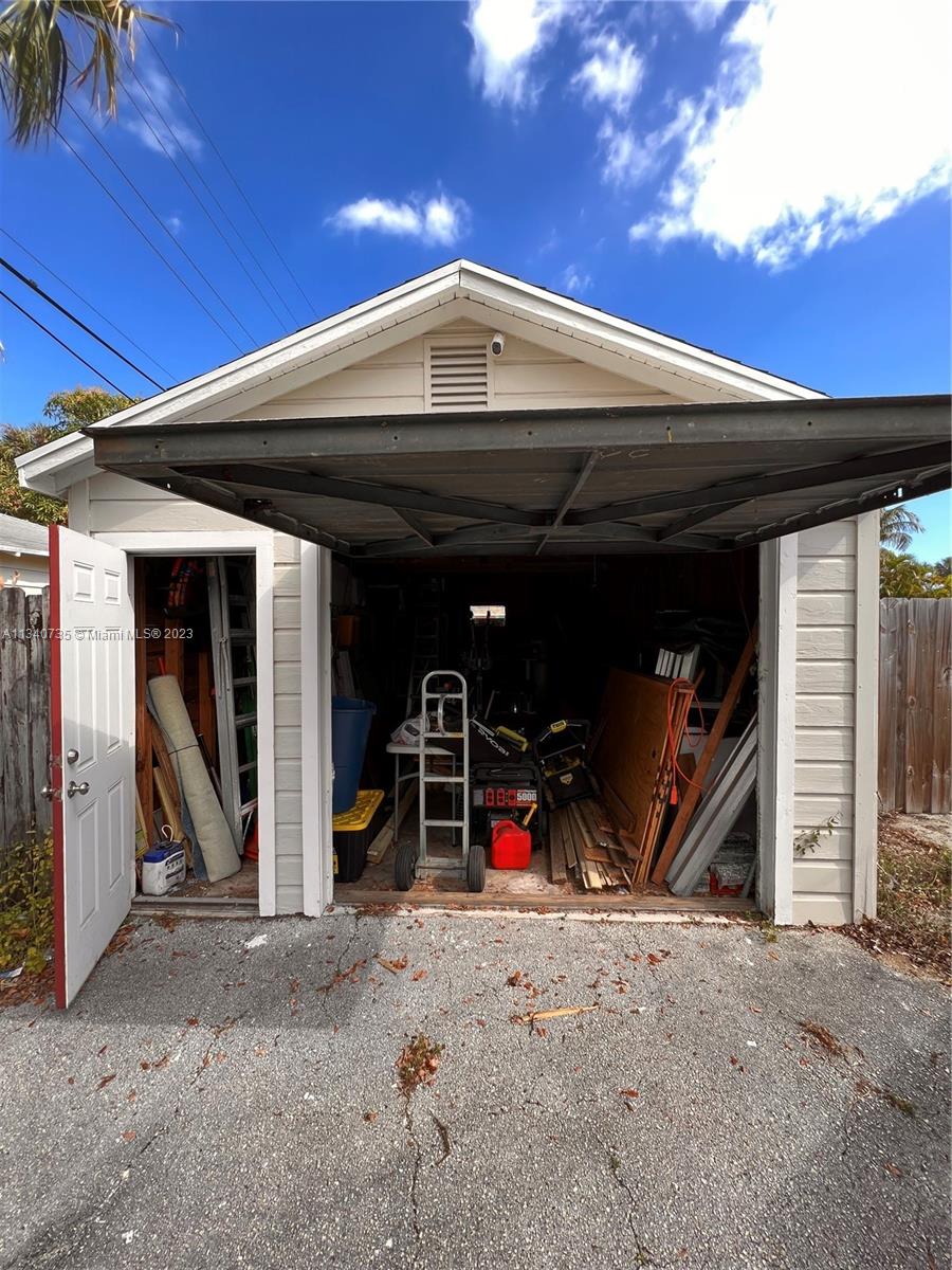 NORTH PALM BCH 1 - Residential