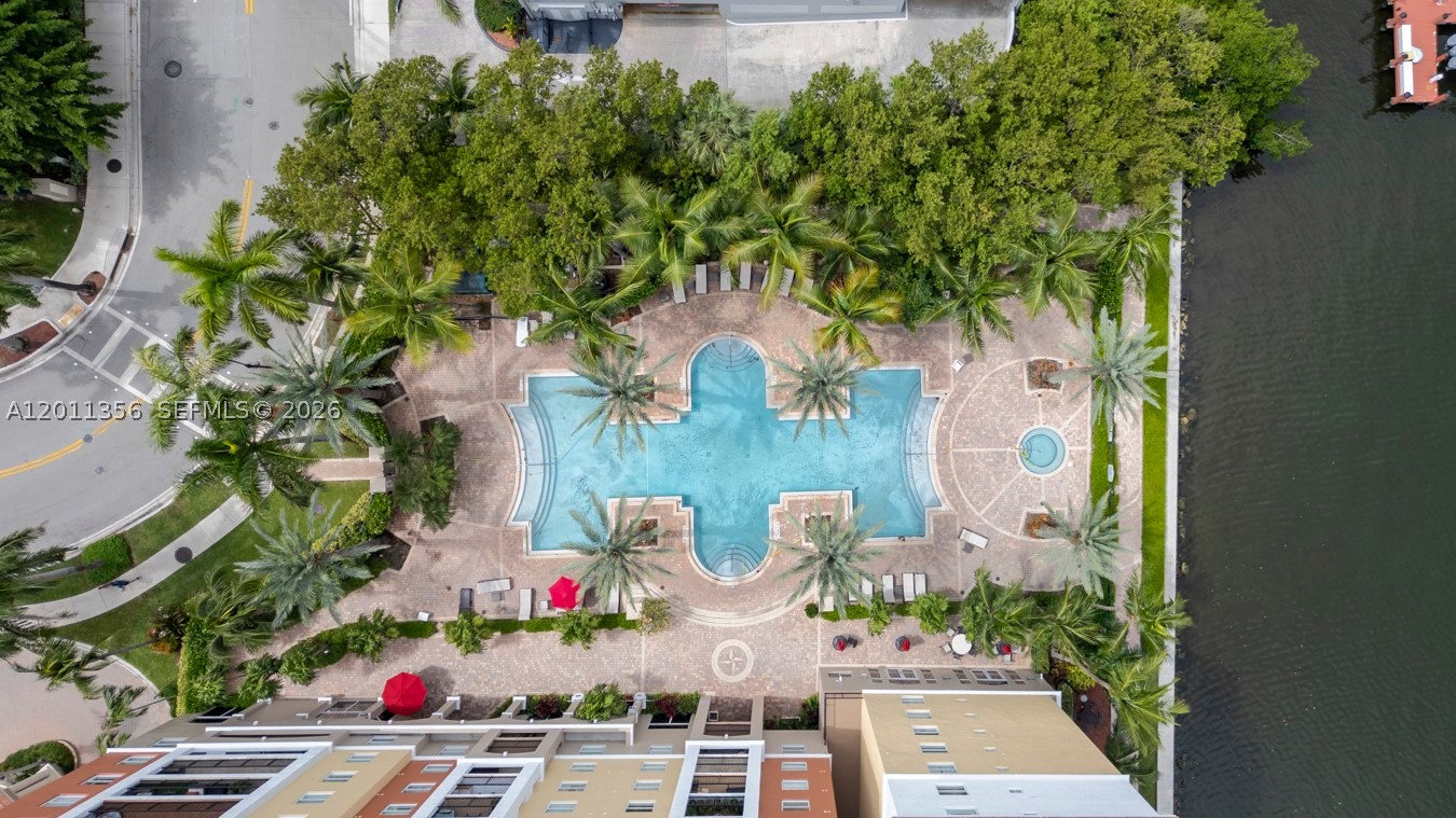 PORTO BELLAGIO CONDO - Residential