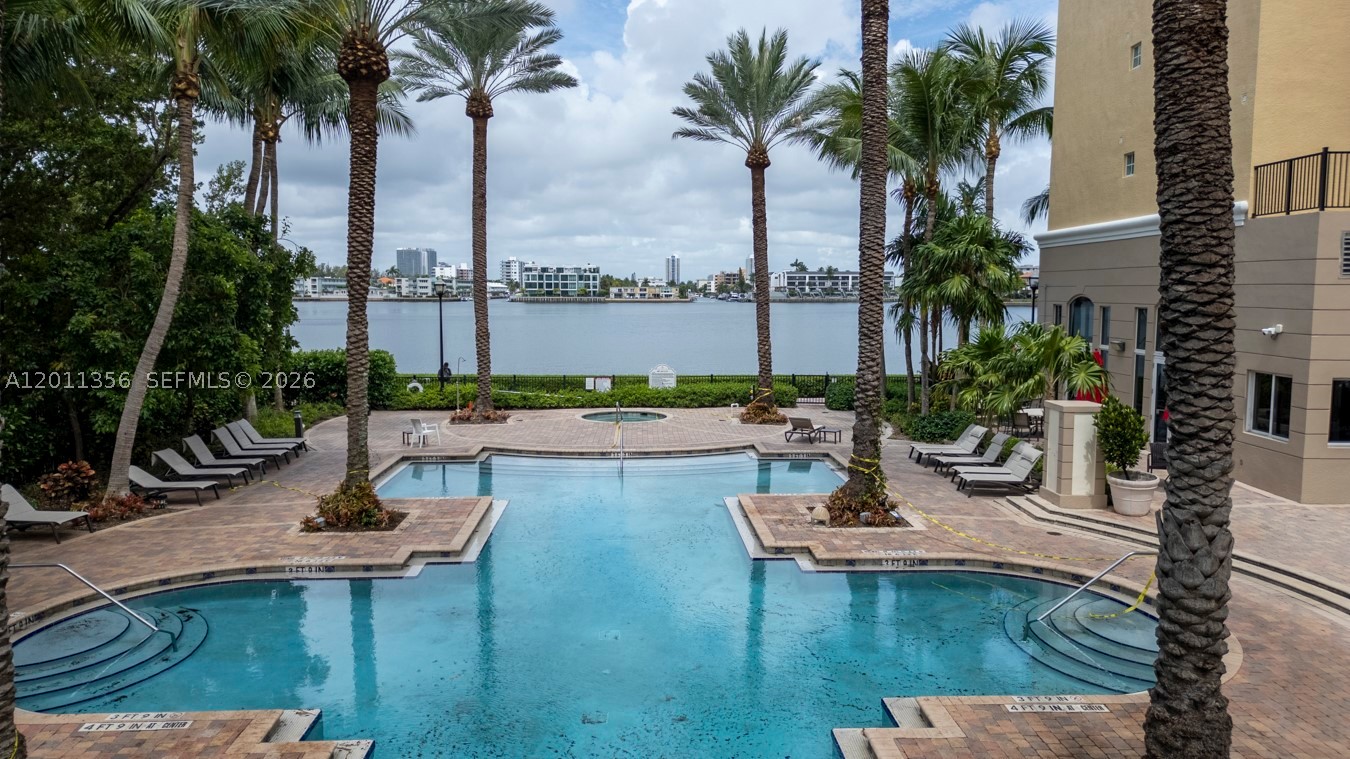PORTO BELLAGIO CONDO - Residential