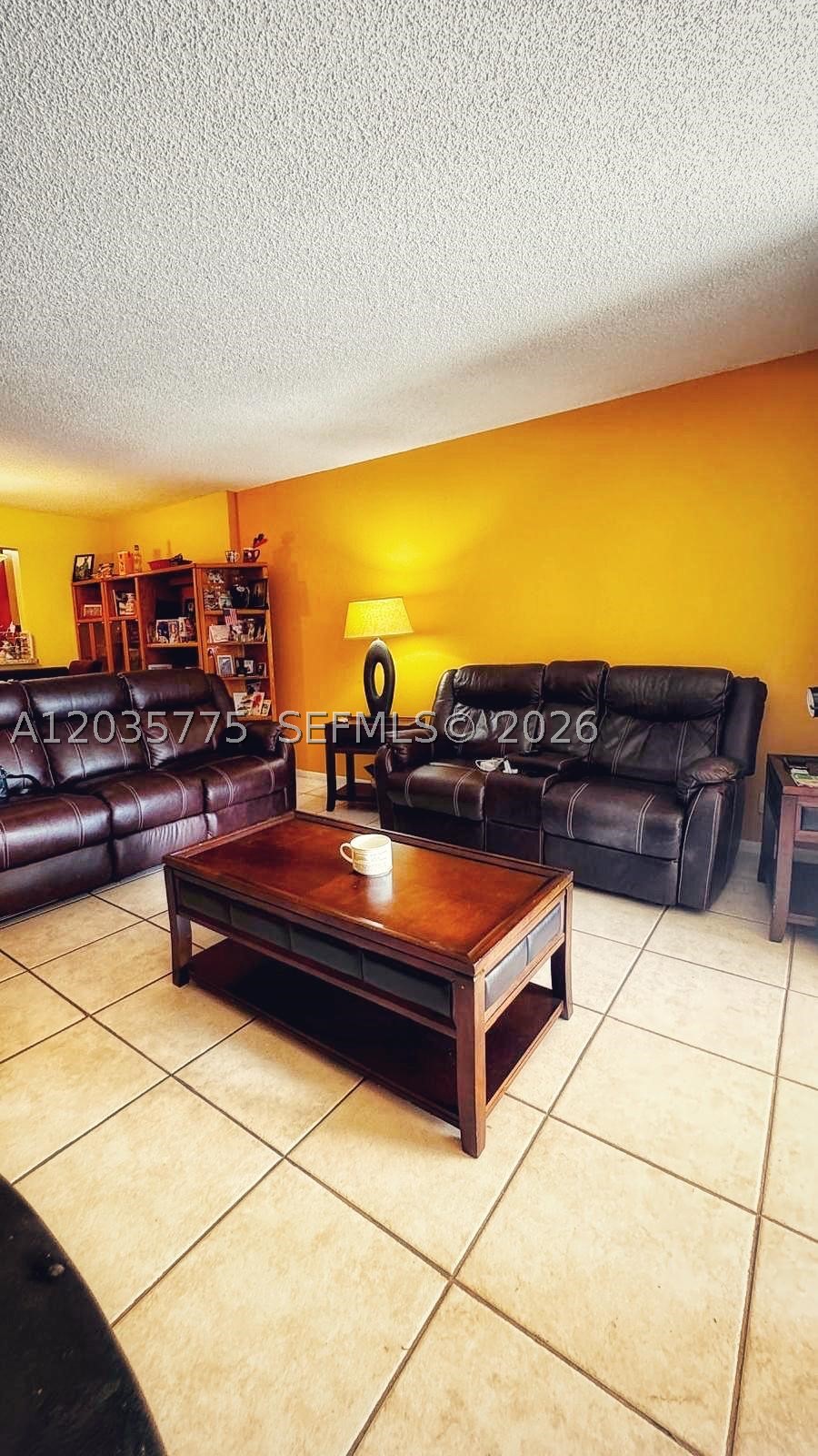 MEADOWBROOK LAKES CONDO - Residential