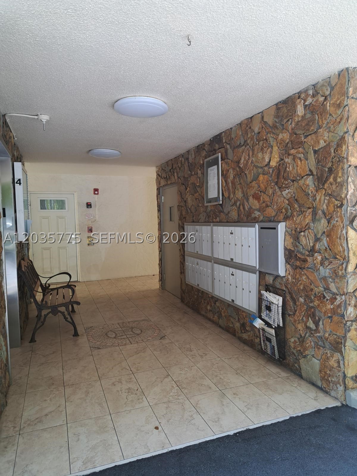 MEADOWBROOK LAKES CONDO - Residential