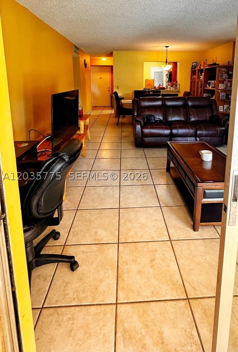 MEADOWBROOK LAKES CONDO - Residential