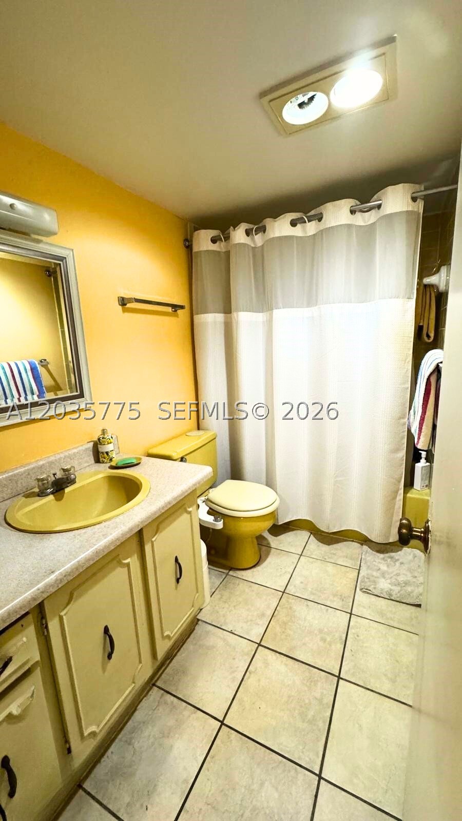 MEADOWBROOK LAKES CONDO - Residential