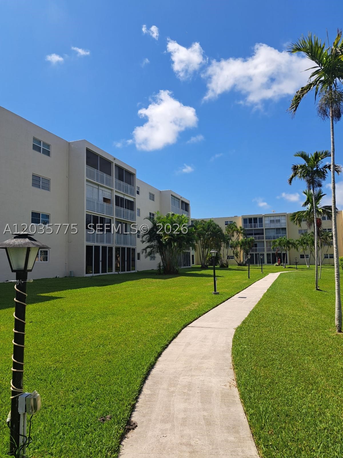MEADOWBROOK LAKES CONDO - Residential