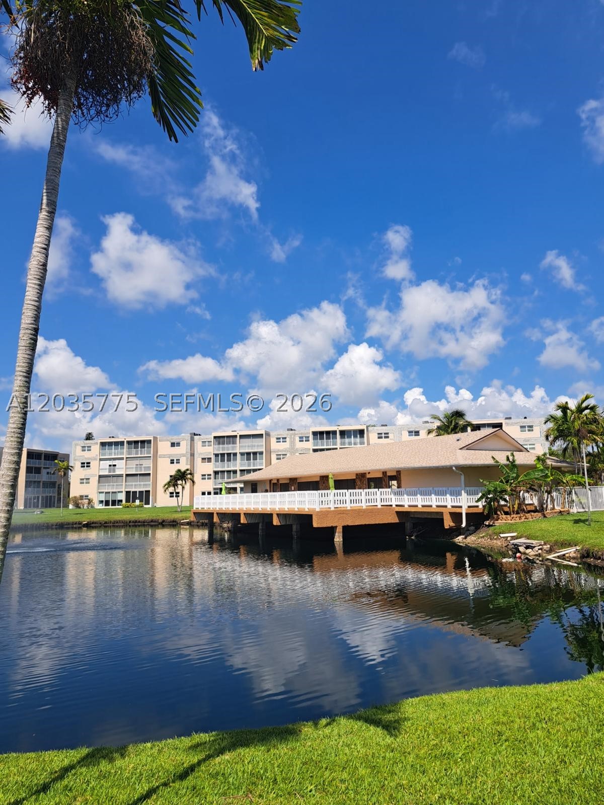 MEADOWBROOK LAKES CONDO - Residential